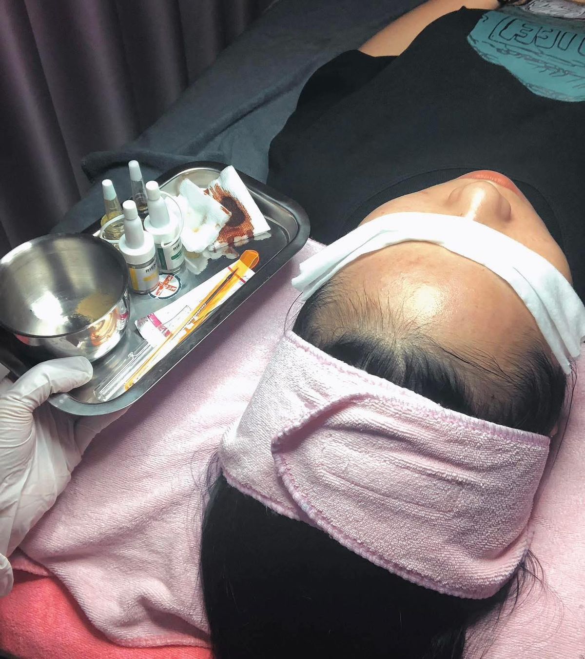 Trị mụn bằng thuốc hay spa tốt hơn